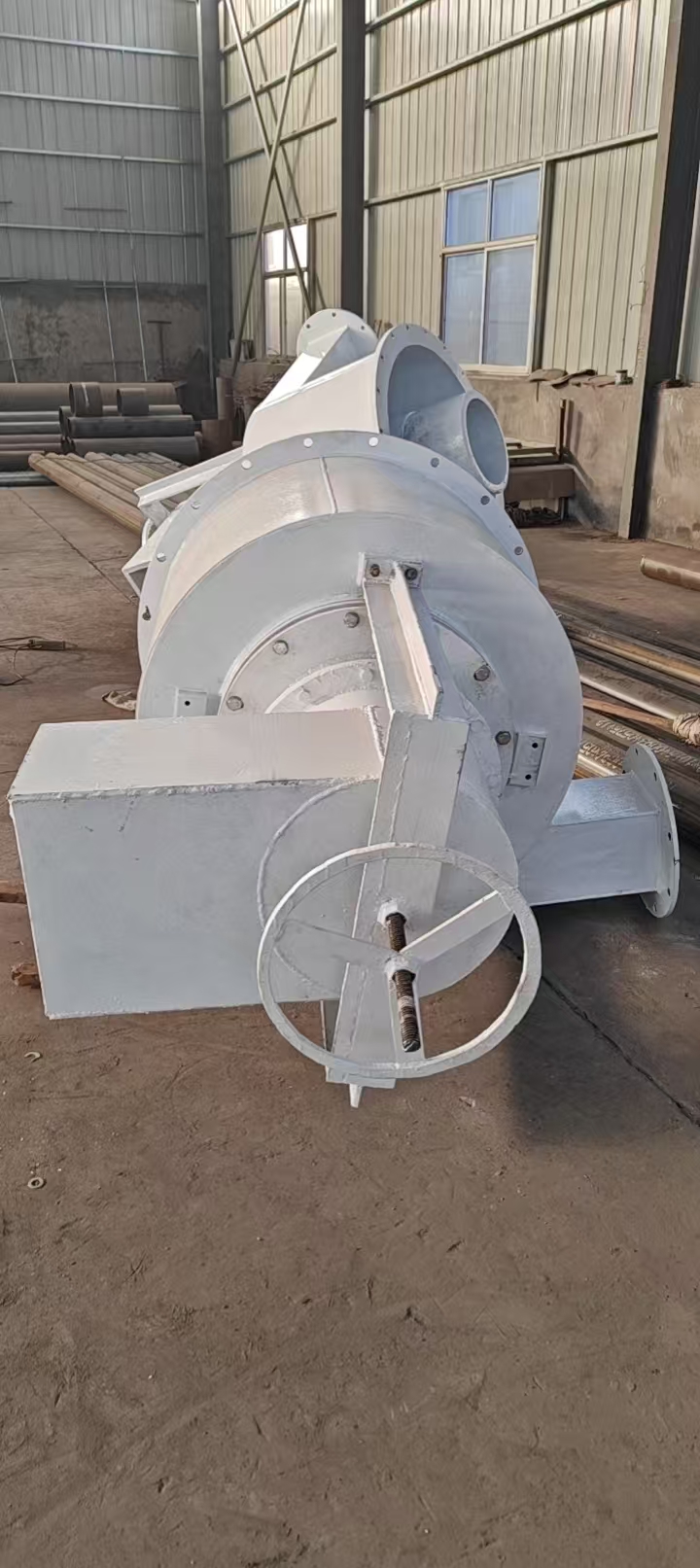Supplied photograph: large component body